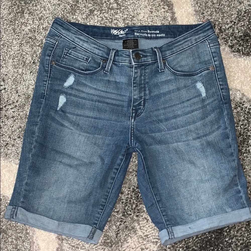 Mid Rise Bermuda Demin shorts